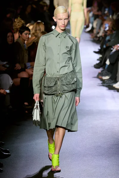 Look 26